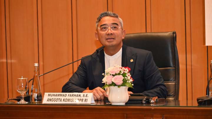 Perjalanan Karir Muhammad Farhan, Dari Penyiar Radio ke DPR RI